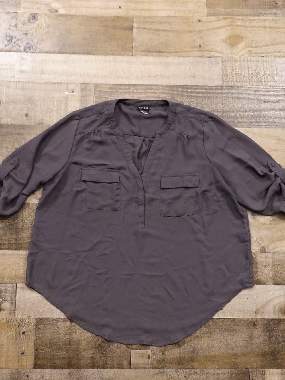 Torrid Harper Georgette Blouse Women’s Size‎ 0 Gray Roll Tab Career Top